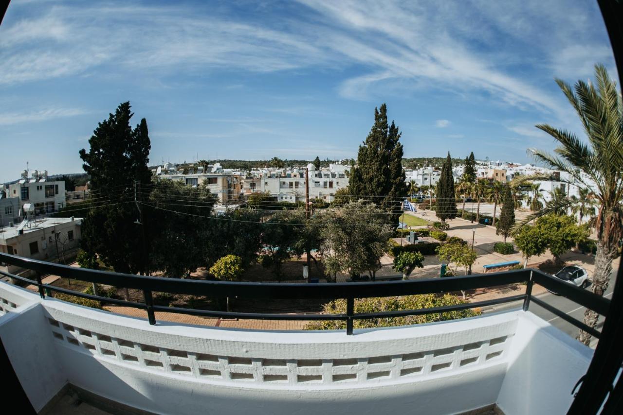 Ovis Hotel Apartments Ayia Napa Esterno foto