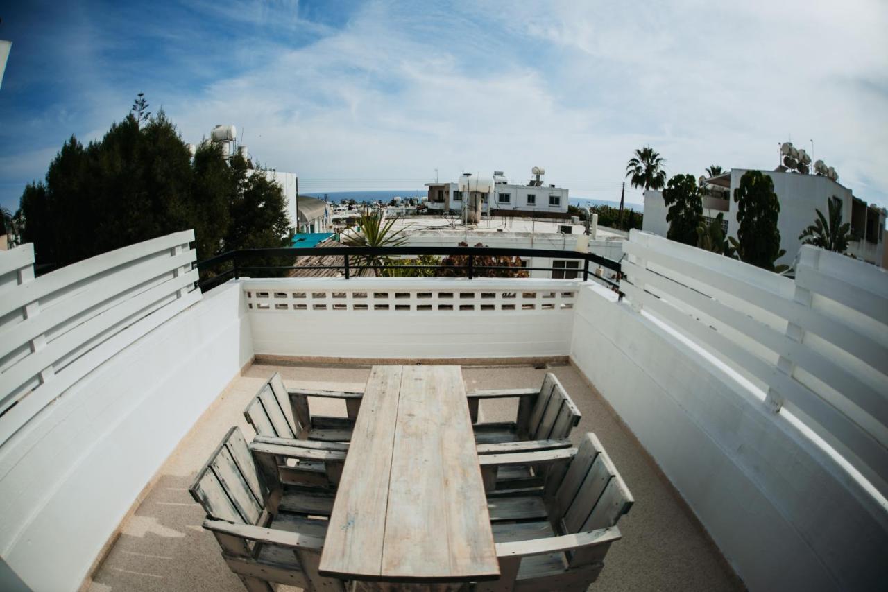 Ovis Hotel Apartments Ayia Napa Esterno foto