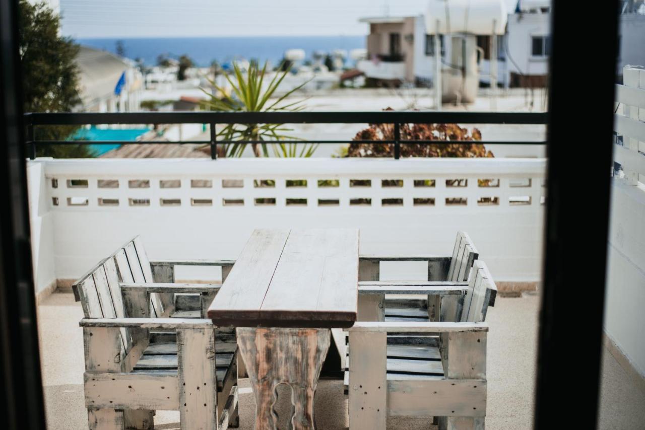 Ovis Hotel Apartments Ayia Napa Esterno foto