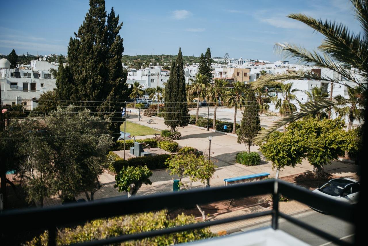 Ovis Hotel Apartments Ayia Napa Esterno foto